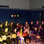 Hey! YA! Der Musik-Kurs aus der EP von Herrn Lange startete mit Vollgas in den zweiten Teil des Programms.