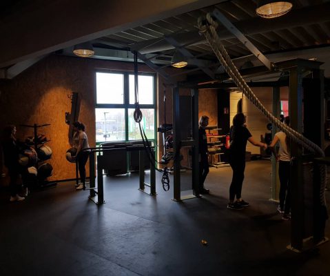 „Auf ins Fitnessstudio“ – Besuch des Sportkurses Q1 im High5